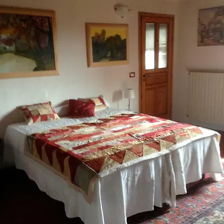 לינה וארוחת בוקר Cascina Dei Levrieri 4*